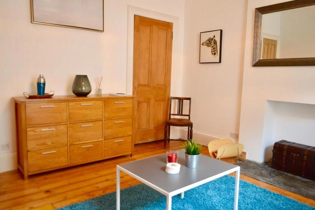 Central Fringe Base With Garden Near The Meadows Edinburgh 0*,